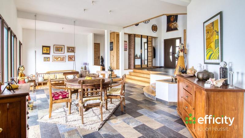 Maison - 410 m² - 8 pièces