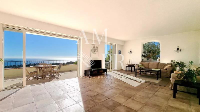 Villa - 300 m² - 7 pièces