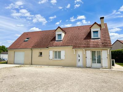 Maison - 153 m² - 8 pièces