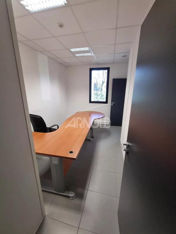 Bureau - 355 m² - 12 pièces