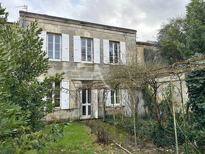 Maison - 121 m² - 8 pièces