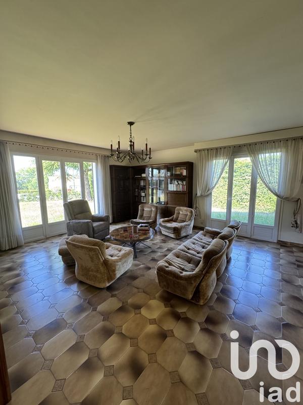 Maison - 270 m² - 9 pièces