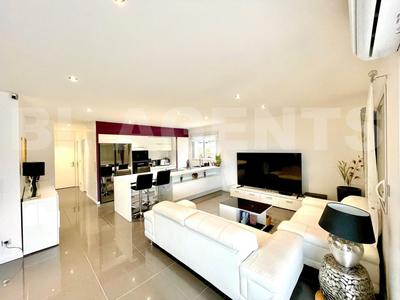 Appartement - 90 m² - 5 pièces