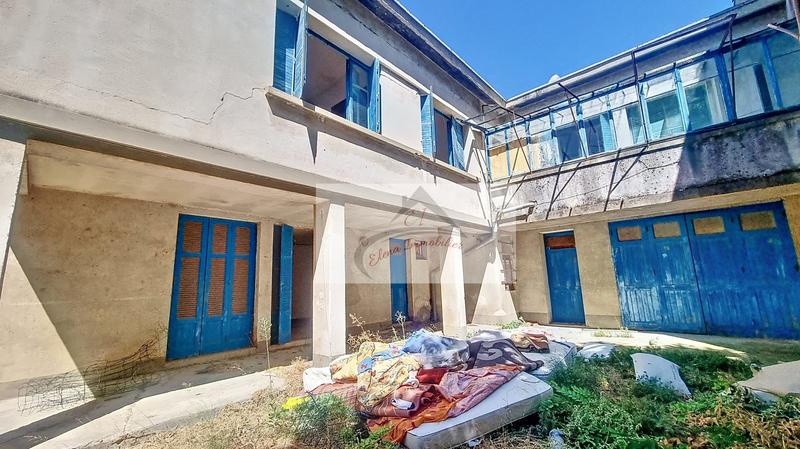 Maison - 195 m² - 10 pièces