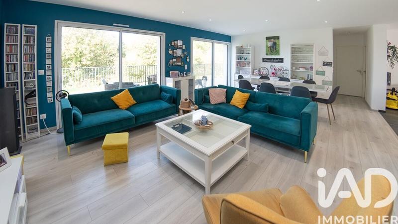 Maison - 183 m² - 8 pièces