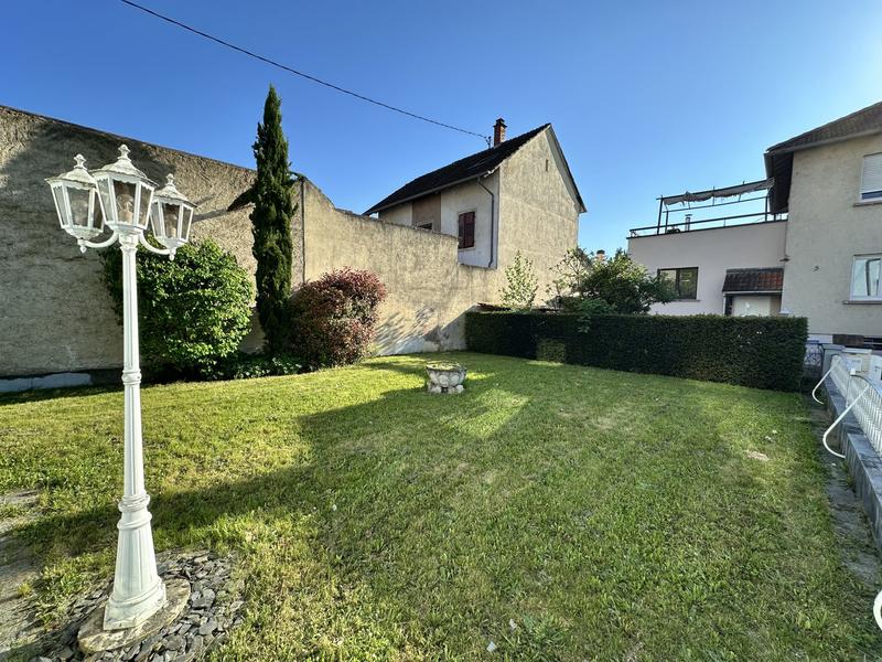 Maison - 211 m² - 8 pièces