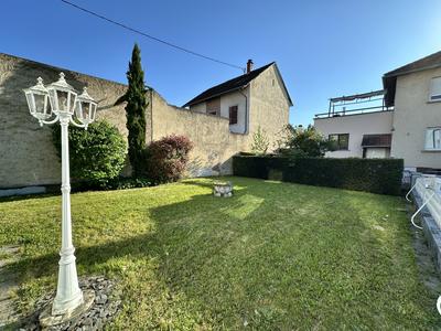 Maison - 211 m² - 8 pièces