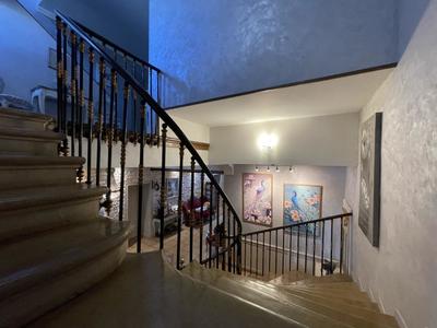 Maison de maîtres - 450 m² - 9 pièces