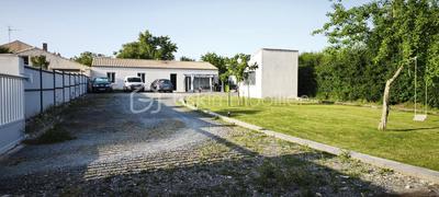 Maison - 102 m² - 4 pièces