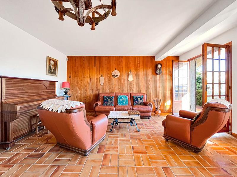 Maison - 200 m² - 7 pièces