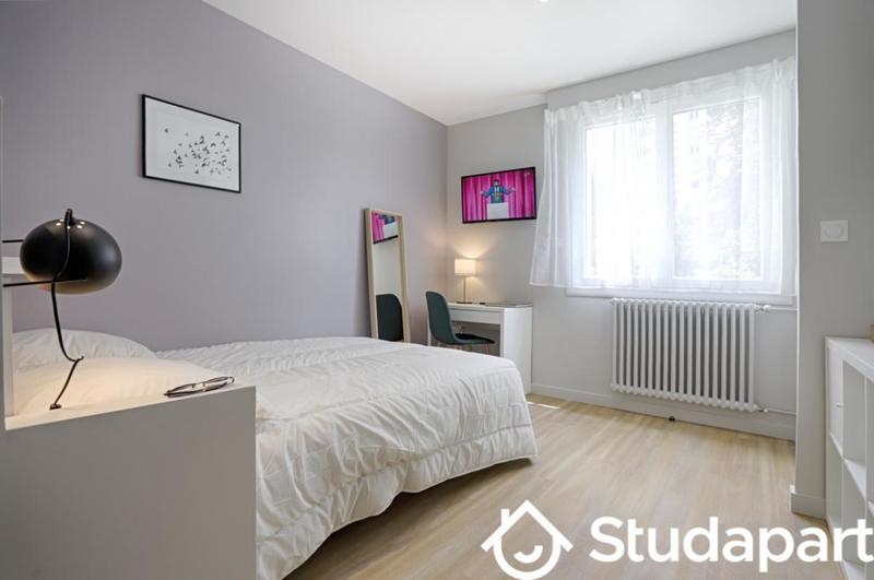 Chambre - 10 m² - 1 pièce