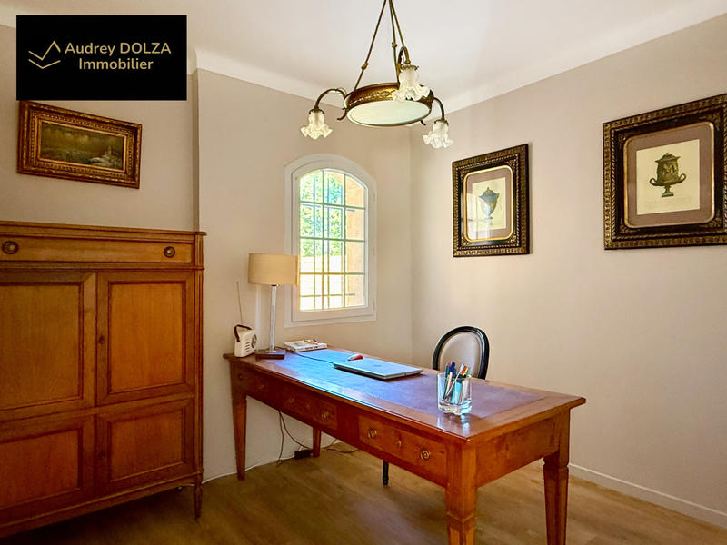 Maison - 186 m² - 8 pièces