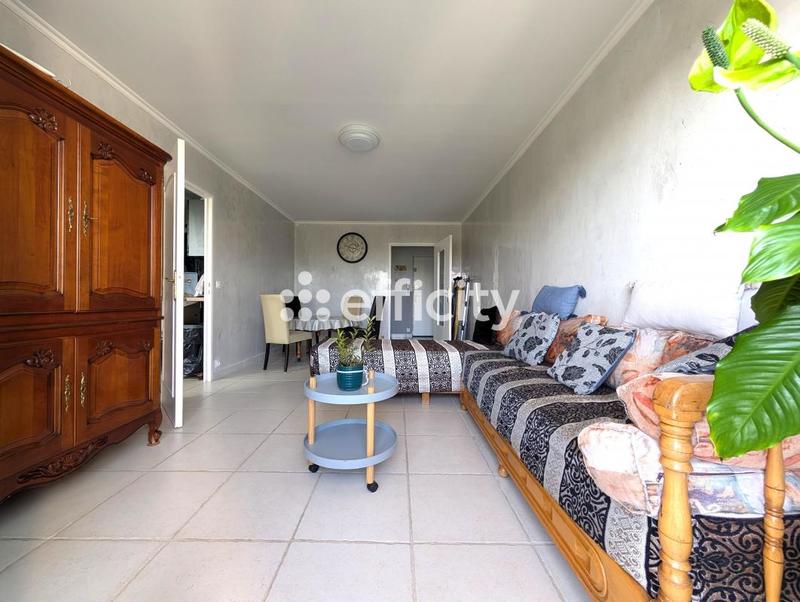 Appartement - 90 m² - 4 pièces