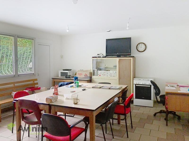 Local commercial - 1 068 m²