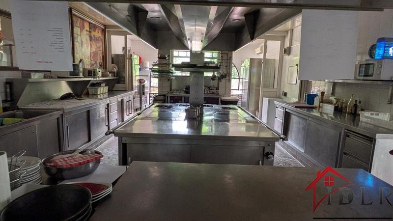 Demeure - 460 m² - 14 pièces