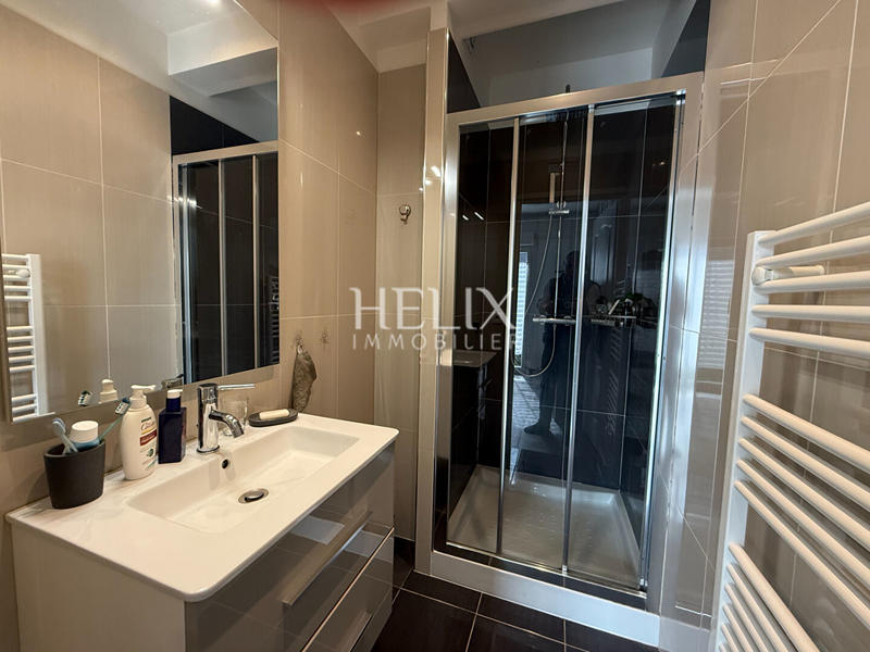 Maison - 200 m² - 6 pièces