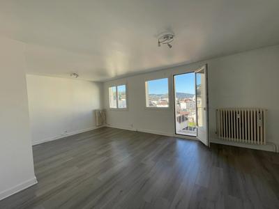 Appartement - 81 m² - 5 pièces