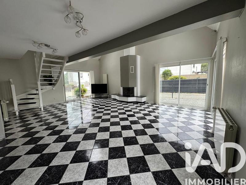 Maison - 137 m² - 5 pièces