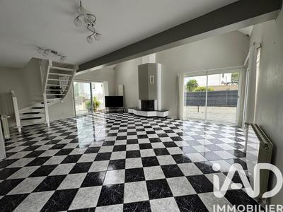 Maison - 137 m² - 5 pièces