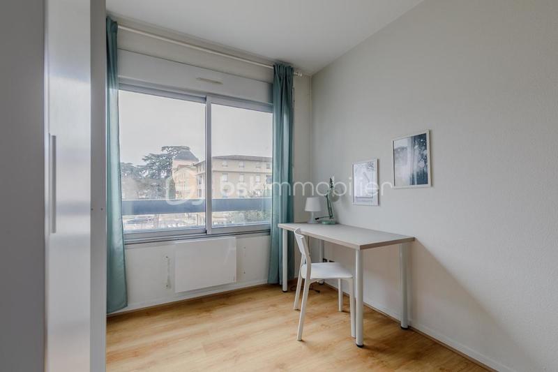 Appartement - 100 m² - 5 pièces