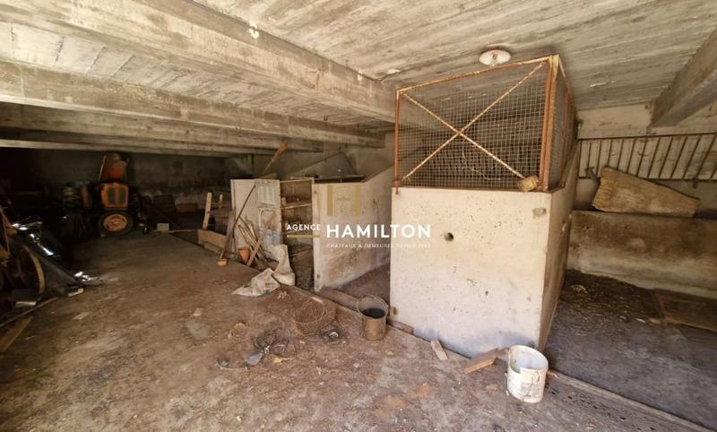 Corps de ferme - 606 m² - 16 pièces