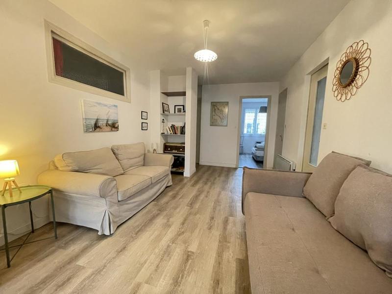 Maison - 220 m² - 9 pièces