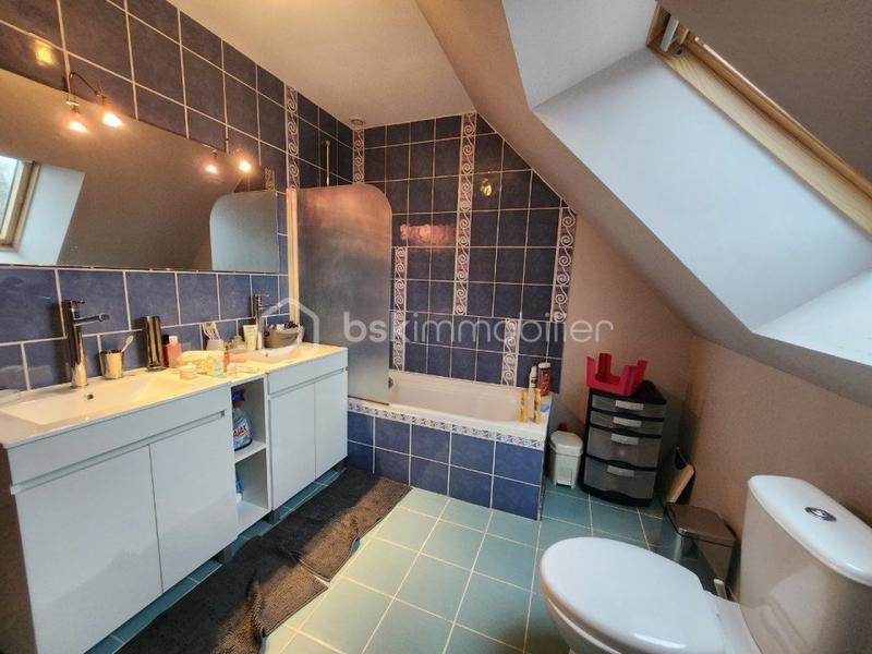 Maison traditionnelle - 142 m² - 7 pièces