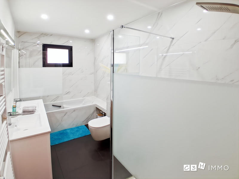 Maison - 143 m² - 5 pièces