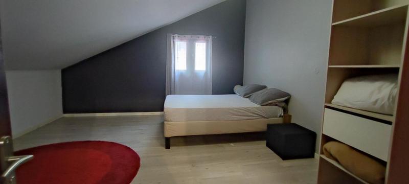 Maison - 216 m² - 9 pièces