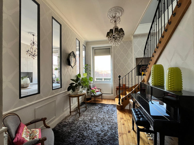 Appartement - 252 m² - 8 pièces