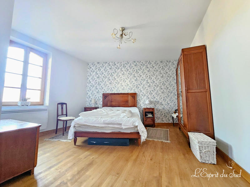 Maison - 184 m² - 8 pièces