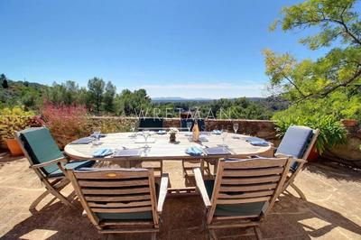 Maison - 236 m² - 7 pièces