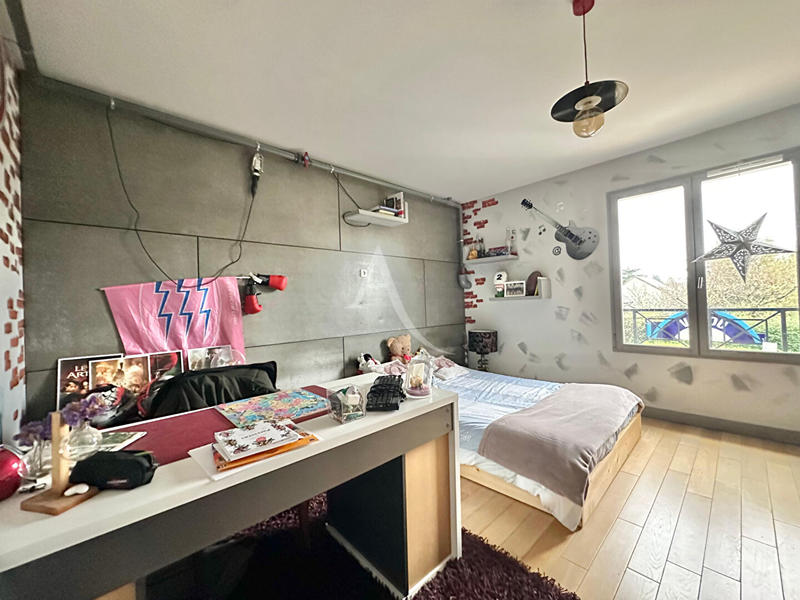 Maison - 205 m² - 6 pièces