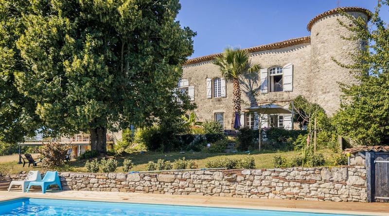 Maison - 530 m² - 18 pièces