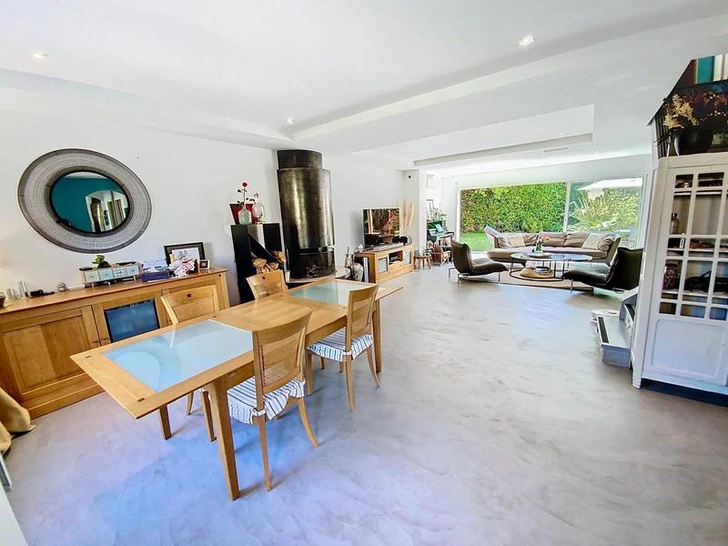 Villa - 180 m² - 5 pièces