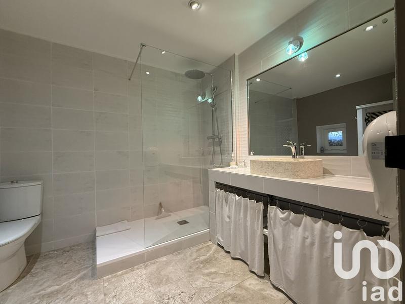 Maison - 322 m² - 11 pièces