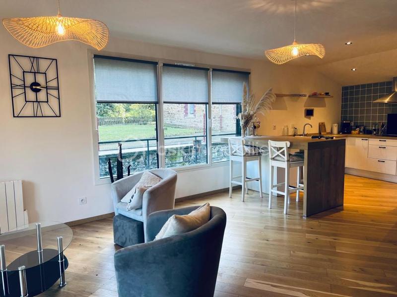 Immeuble - 98 m² - 4 pièces