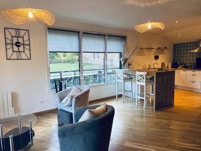 Immeuble - 98 m² - 4 pièces