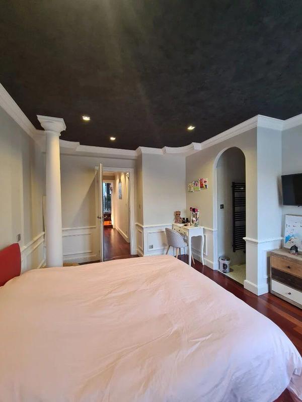 Maison - 230 m² - 7 pièces