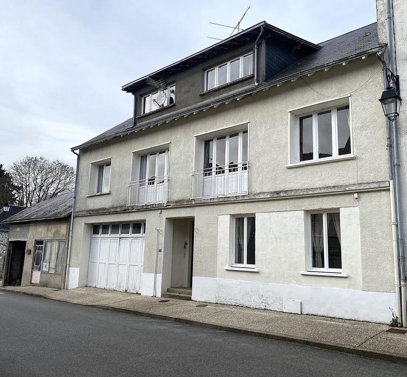 Maison - 240 m² - 9 pièces