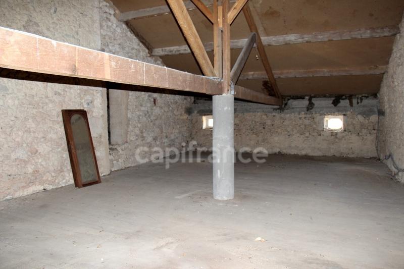 Propriété - 800 m² - 9 pièces