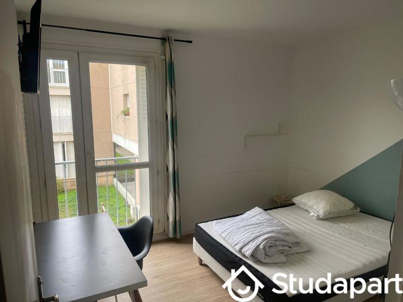 Chambre - 11 m² - 1 pièce