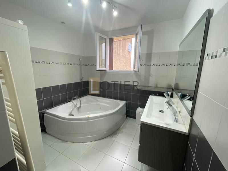 Maison - 160 m² - 5 pièces