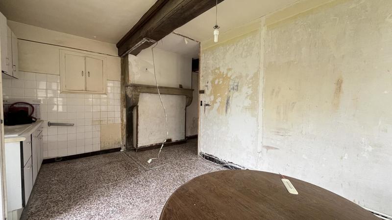 Maison ancienne - 160 m² - 3 pièces