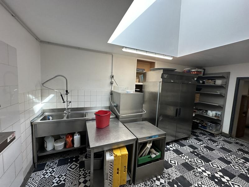 Fonds de commerce - 180 m²