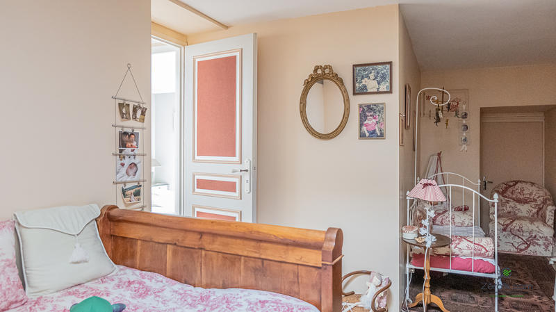 Maison - 320 m² - 9 pièces