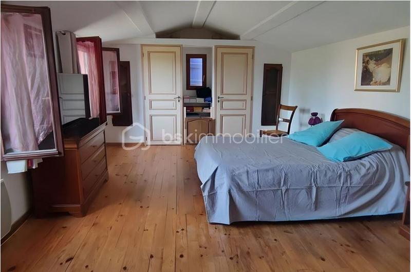 Villa - 220 m² - 10 pièces