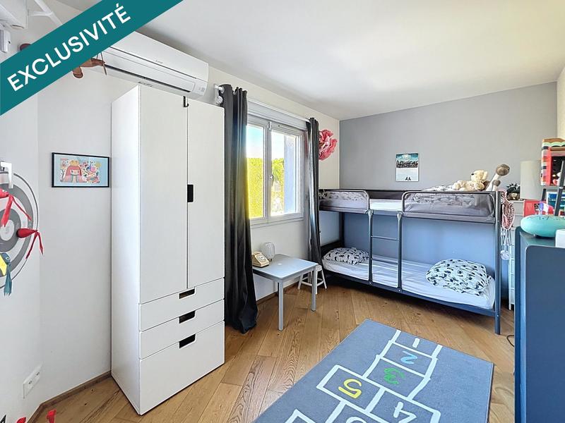 Maison - 241 m² - 10 pièces