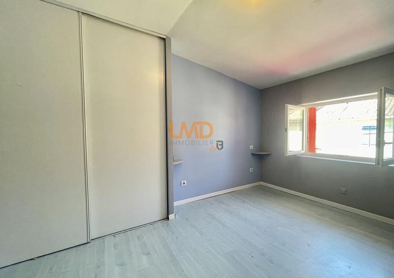 Maison - 230 m² - 10 pièces