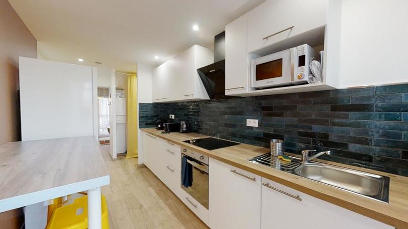 Appartement - 85 m² - 5 pièces